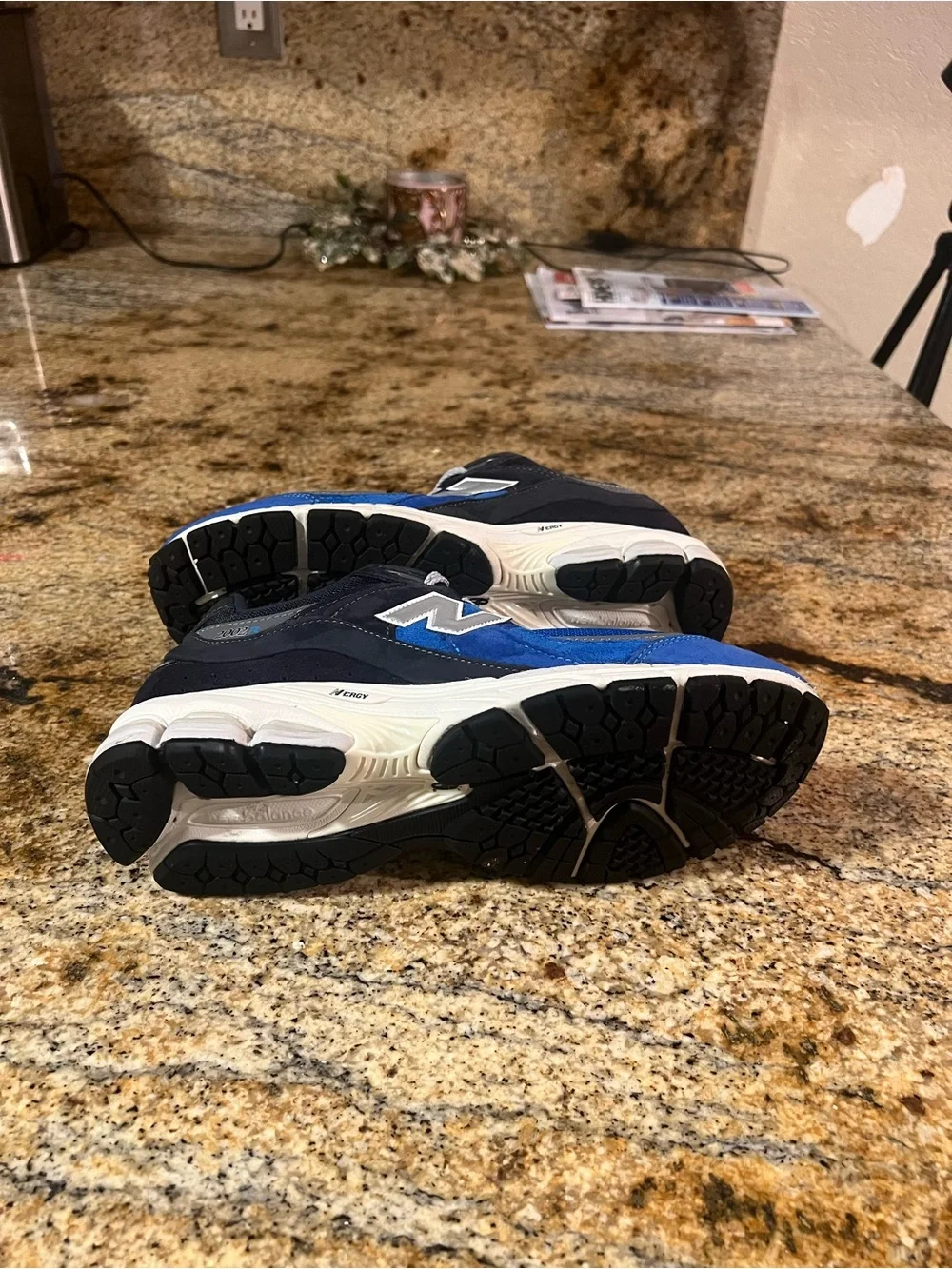 New Balance Men’s Blue & Black Athletic Sneakers unisex